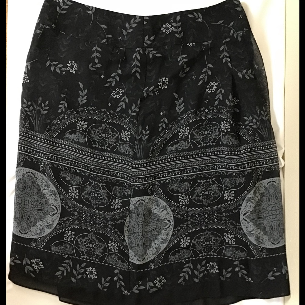 Women’s Covington black and gray skirt, size 16